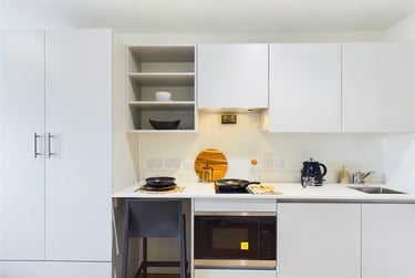 1 bed studio, Merrion Street, City Centre, Leeds, LS28JG - Image 1